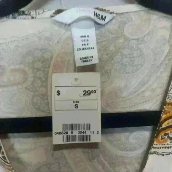 H&M Midi dress nwt mustard yellow paisley size S flutter sleeve - Picture 4 of 8